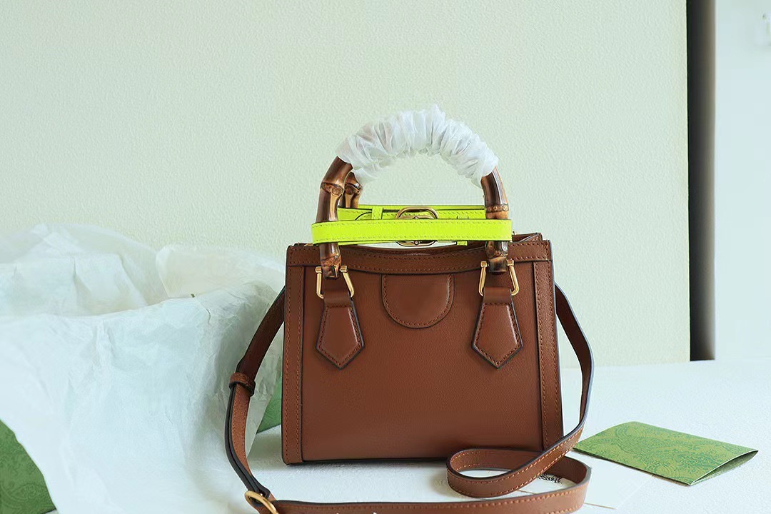 European And American Big-name Portable Shoulder Bag With Bamboo Handle - Image 8